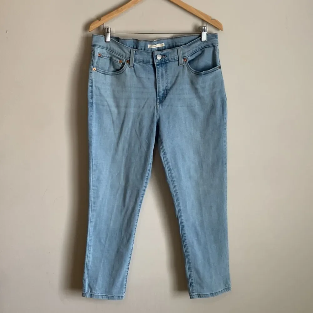 Levi’s Jeans Size 31 Boyfriend Womens Used Light Wash Blue - Picture 2 of 9